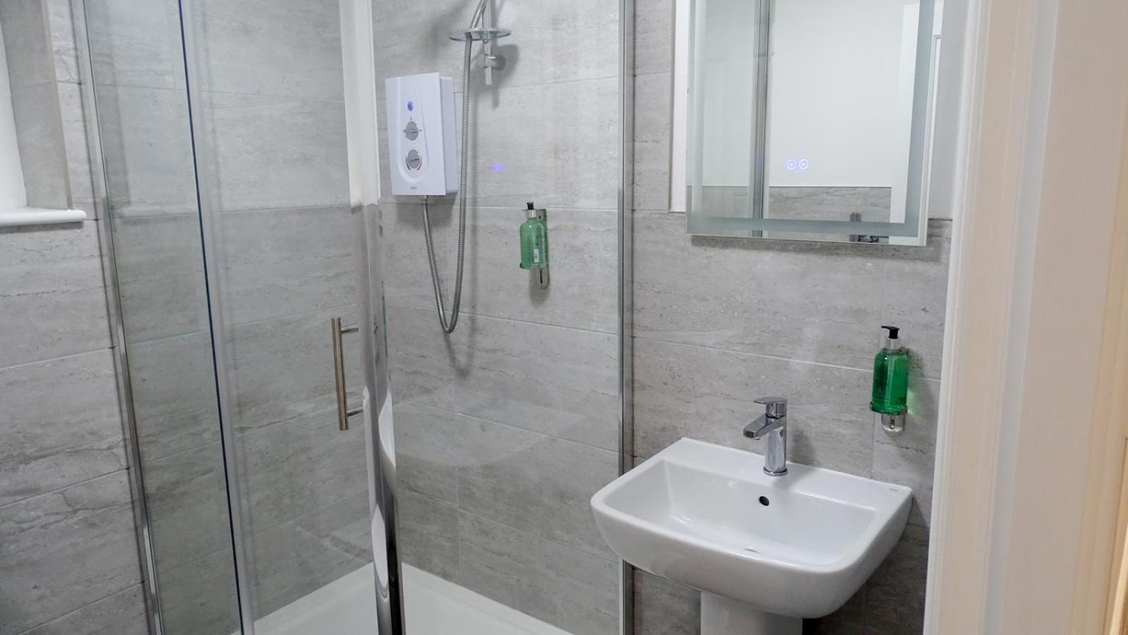 Cocoon @ International Inn + Apartments Liverpool Bagian luar foto