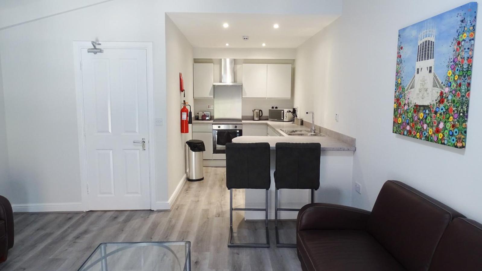 Cocoon @ International Inn + Apartments Liverpool Bagian luar foto